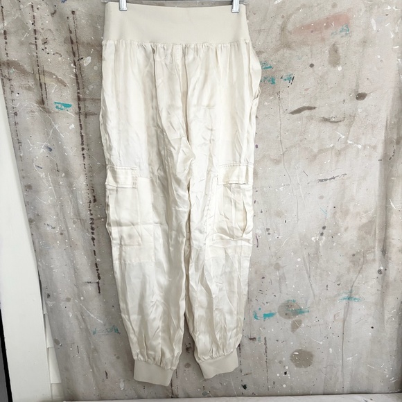 Cinq a Sept Giles Crop Cargo Jogger Pant - Picture 5 of 6